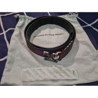 ราคา Off White Arrow Leather Belt All Over Silver L/XL (26713986001)