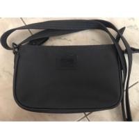 ราคา Lacoste กระเป๋าสะพายข้างใบเล็ก 21cm x13cm x5cm สีกรม สภาพยังใหม่ ตอนซื้อมาแม่ค้าบอกของแท้งาน outlet ซื้อมาราคา 1,490บาท (862646200)