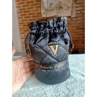 ราคา กระเป๋า หูรูด Bernardo valentino สีดำมือสอง (29554570048)