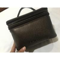 ราคา กระเป๋าเครื่องสำอาง laura Mercier ของแท้ 100 % จากช้อปเซนทรัล (1050161865)