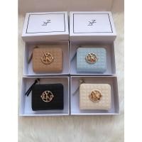 ราคา กระเป๋าสตางค์ LYN งานoutletแท้ 100% พร้อม ถุงผ้า ป้ายราคา ขนาดฐาน 4 นิ้ว รุ่น LYN-11 (16808703273)