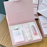 ราคา DIOR Flower Sweetheart Body Lotion Hand Cream Color Changing Lip Balm 001# ชุด 3 ชิ้น (26441863560)