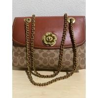 ราคา กระเป๋าคล้องไหล่ ครอสบอดี้ Coach มือสอง ขนาด 10 นิ้ว ของแท้ (22162690119)