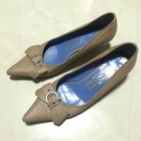 ราคา มือสอง รองเท้าหัวแหลม Ferragamo (แท้) (665783932)