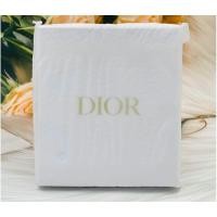 ราคา เข็มกลัดสวยหรู Dior Dior กล่องของขวัญตราสัญลักษณ์ เข็มกลัดโลโก้ Dior สารพัดประณีต ทันสมัย และใช้งาน (28359333734)
