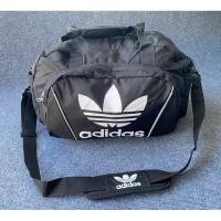 ราคา กระเป๋า adidasรุ่นคลาสสิค แบรนด์แท้ outlet จากโรงงาน รุ่นนี้สวยมากๆ เนื้อผ้ากระเป๋านิ่ม ดีเทลมีสายครอสบอดี้ ซิปปั๊มlogo (24302750069)