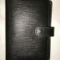 ราคา ปกหลุยส์ สีดำลายไม้ แท้100% มือสอง (230495561)