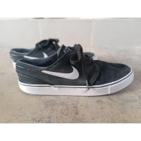 ราคา รองเท้า มือสอง nike หนังกลับแท้ 100% Size 44/28cmsสภาพสวยมาก**ส่งด่วน (42908464716)