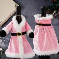 ราคา ชุดตกแต่งคริสต์มาสแบบขวดไวน์ สีชมพูกับเสื้อคลุมขนสีแดง พร้อมขอบลูกไม้ (41274310611)
