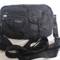 ราคา กระเป๋าสะพายข้างผู้ชาย Airwalk Black Slingbag (40653735560)