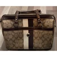 ราคา coach มือ2 สภาพดี ทรงหมอน ของแท้100% (11144158089)