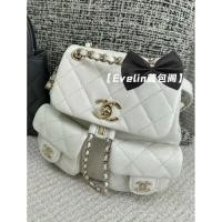 ราคา Chanel 24A White Double Pocket Retro Backpack กระเป๋าเป้สะพายหลังดีไซน์เรโทร มีкарманหน้า2ใบ (42473957823)