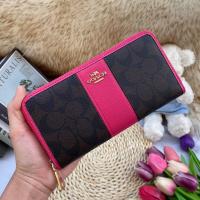 ราคา กระเป๋าสตางค์ใบยาว COACH Accordion Zip Wallet in Signature Coated Canvas with Leather (6777463602)