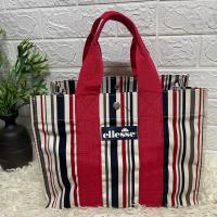 ราคา กระเป๋าถือ Ellesse ผ้าดีหนา ตัดเย็บแน่น แข็งแรง กว้าง 13 สูง 10 ก้น 7.5 นิ้ว ราคา 250 บาท (22670168337)