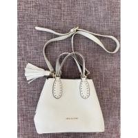 ราคา ส่งต่อกระเป๋าสะพาย crossbody สีฟ้า mk ของแท้ สภาพดี (22013912608)