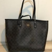 ราคา New !!! Coach tote กลับด้าน สีน้ำตาลเข้มดำ ของแท้ % (1385285478)