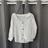 ราคา เสื้อแขนยาวสีขาวลายหัวใจ กระดุมจริง เสื้อเชิ้ตสีขาว เสื้อแขนยาวสีขาว (9366359061)