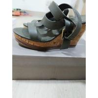 ราคา รองเท้ารัดส้นไซร้37" ส้นสูง3"สีเขียวขี้ม้า แบรนด์charles&keith (22446128441)