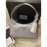 ราคา Sold! Prada Nylon Re-edition 2000 สี Fiordaliso ช้อปไทย (15868062480)