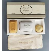 ราคา สบู่อาบน้ำกลิ่นน้ำหอม DIOR Miss Dior Silky Soap set สบู่ 3ก้อน กลิ่นน้ำหอมมิสดิออร์ พร้อมกล่อง ของเเท้% (40801872657)