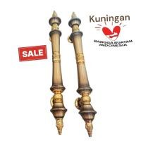 ราคา มือจับประตูโบราณดึงประตูทองเหลืองเดิมยาว46ซม (40424560694)