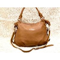 ราคา กระเป๋าหนังมือสอง แบรนด์ SISLEY สภาพยังใหม่ มีช่องใส่ของช่องใหญ่ 1 ช ภายในสะอาด (24062206086)