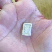 ราคา เบี้ยปี้กระเบื้องในโรงบ่อนสมัยก่อนใช้ในบ่อนการพนันสมัยอยุธยา สร้างจากเมืองจีนราคา2,000บาท (17456489587)