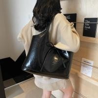 ราคา หูกระต่ายสายรัดและกระเป๋าสะพายสำหรับผู้หญิงสีดำ ทำจากหนัง มีสไตล์แฟชั่น (29093410415)