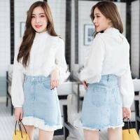 ราคา PoppyPinkz Set 2 ชิ้น เสื้อลูกไม้ สีขาว เสื้อแขนยาว ทรงบอลลูน + กระโปรงยีนส์ สีฟ้า ต่อชายลูกไม้ ชุดสไตล์เกาหลี ชุดเซ็ท (6396492592)
