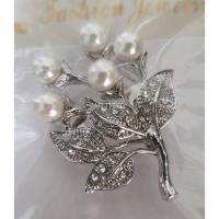 ราคา ข็มกลัดมุกประดับเพชรสีเงินรูปช่อดอกไม้ (2223480467)