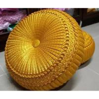 ราคา หมอนฟักทอง หมอนงานบวช หมอนฟักทองผ้าไทยสีทอง หมอนรองแขนรับไหว้ ขนาด15นิ้ว คู่ละ990บาท ใส่นุ่นพร้อมใช้งาน (6053120677)