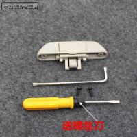 ราคา เหมาะสําหรับ Audi Q7 ด้านหลัง Sunroof หัวเข็มขัดมือสวิทช์ Sunroof จับด้านหลัง Sunroof หัวเข็มขัดบังแดด Roller Shutter Handle คลิป (29543288007)