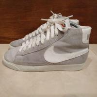 ราคา Discount Nike Blazer รองเท้าหุ้มข้อหนังกลับ SuedeVintage สีเทาขาว มือสอง (7011547540)