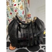 ราคา พร้อมส่ง**กระเป๋าสะพายไหล่ VERSACE แท้มือสอง (20815700542)