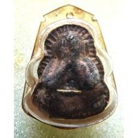 ราคา พระปิดตา หลวงปู่ทิม พิมพ์จัมโบ้ ฝังตะกรุดและผ้าจีวร เนื้อผงพรายกุมาร หลังยันต์ห้า กรอบเดิม (3193096557)