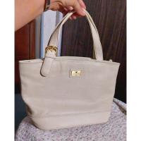 ราคา กระเป๋าโท้ตหนังแท้ Lugi valentino si ใหม่เอี่ยม 32x26x21 (43471830018)