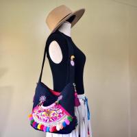 ราคา กระเป๋าชาวเขาเผ่าม้งแต่งผ้าปักมือม้งจีน (5765443655)