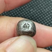 ราคา เงินพดด้วง ขนาด1 สลึง สมัยรัชกาลที่3 ตราปราสาท-พระแสงจักร ผ่านการงานเจาะรูเดิมๆ รายละเอียดตามภาพ (29963412039)