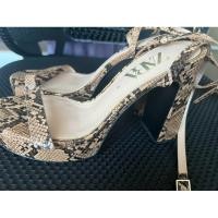 ราคา รองเท้า ส้นสูง ส้นตึก ลายงู หนังสังเคราะห์ ZARA ไซส์ 38 มีตำหนินิดหน่อยตามในรูป มือ2 ซื้อมาไม่เคยใส่ (22788619876)