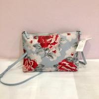 ราคา กระเป๋าสะพาย Cath Kidston รุ่น Clutch with Strap Rose Bloom (6740865161)