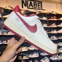 ราคา รองเท้ามือ1 ของแท้100% Nike Air Force 1 Low '07 Sail Gym Red (41119341320)