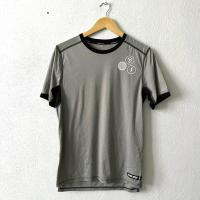 ราคา เสื้อกีฬามือสอง NIKE สีเทา แท้ (42165218550)