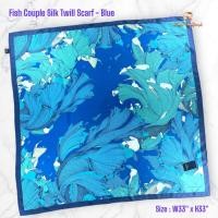 ราคา ผ้าพันคอผ้าไหม แบรนด์ Jim Thompson รุ่น Fish Couple Silk Twill Scarf - Blue (17194902442)