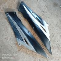 ราคา ฝาครอบแบตเตอรี่ Suzuki HAYATE125 (44120619155)