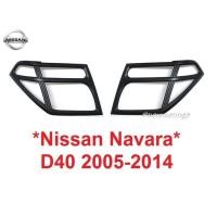 ราคา ครอบไฟหน้า NISSAN NAVARA D40 2005 - 2014 นิสสัน นาวาร่า โฉมเก่า 2011 2013 สีดำด้าน ST STX ของแต่งนาวาร่า ครอบไฟ แต่งไฟ (5642595378)