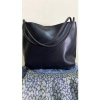 ราคา กระเป๋าถือใบใหญ่ charles & keith ใส่ของได้เยอะมาก (19903852885)
