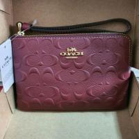 ราคา พร้อมส่ง กระเป๋าคล้องมือ Coach มือ 1 แท้ 100% (5715523639)