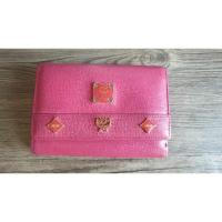 ราคา MCM กระเป๋าสตางค์ใบกลาง 3พับ มือ2สภาพดี พร้อมใช้งาน ส่งฟรี (23125663158)