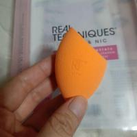 ราคา ฟองน้ำรูปทรงไข่เอาไว้เกลี่ยรองพื้นReal Techniques ของแท้ 100% (3939396104)