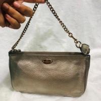 ราคา กระเป๋า coach pouch มือสองของแท้ (2605172121)